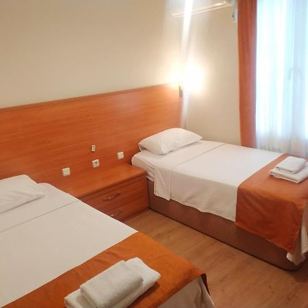 Yalcin Hotel Çeşme Exterior foto