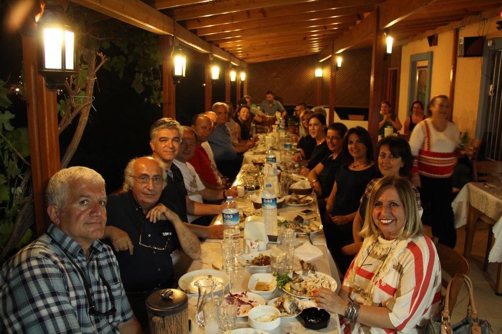 Yalcin Hotel Çeşme Exterior foto