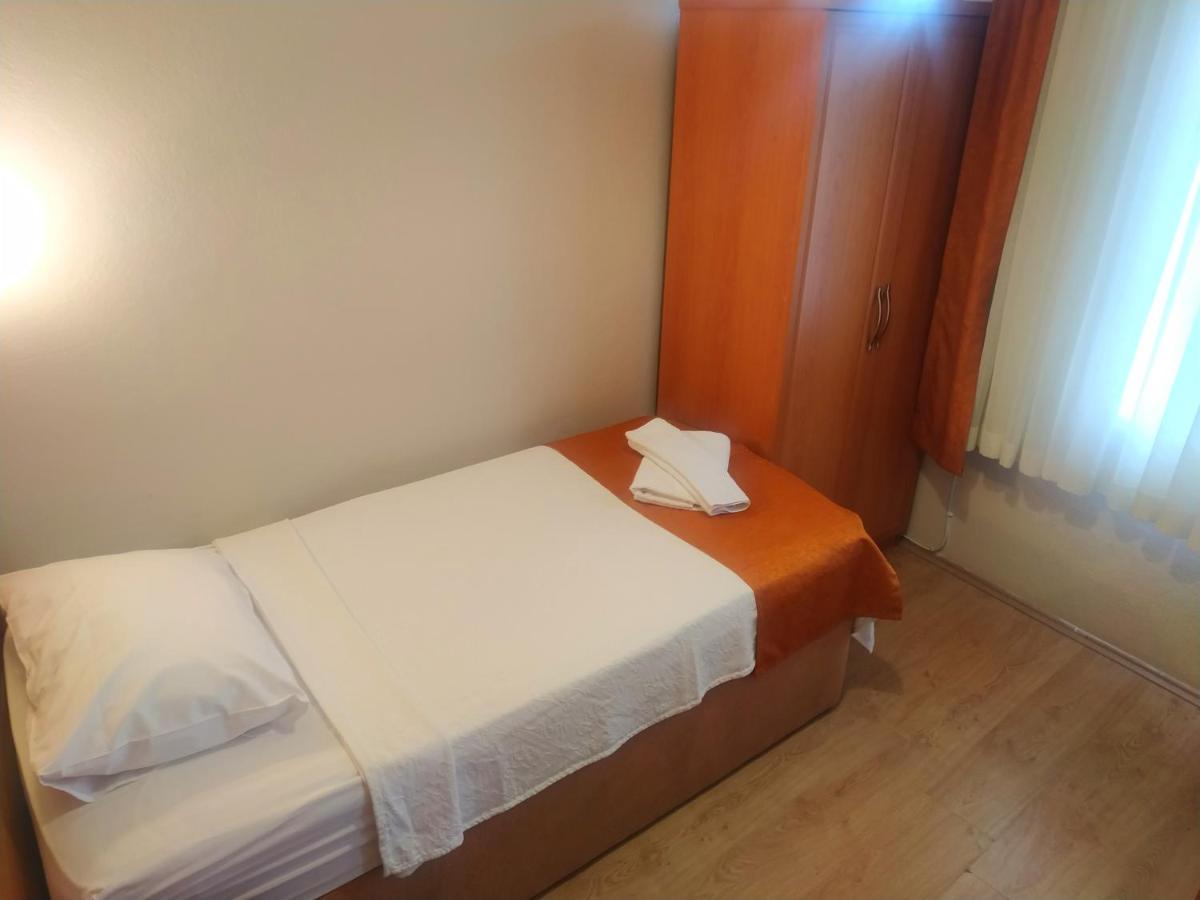 Yalcin Hotel Çeşme Exterior foto
